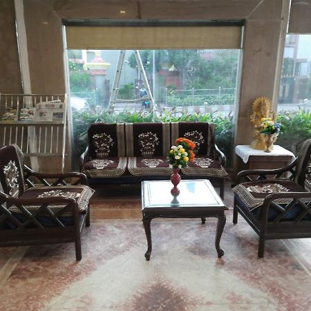 Hotel Surya Beach Inn Пури Экстерьер фото