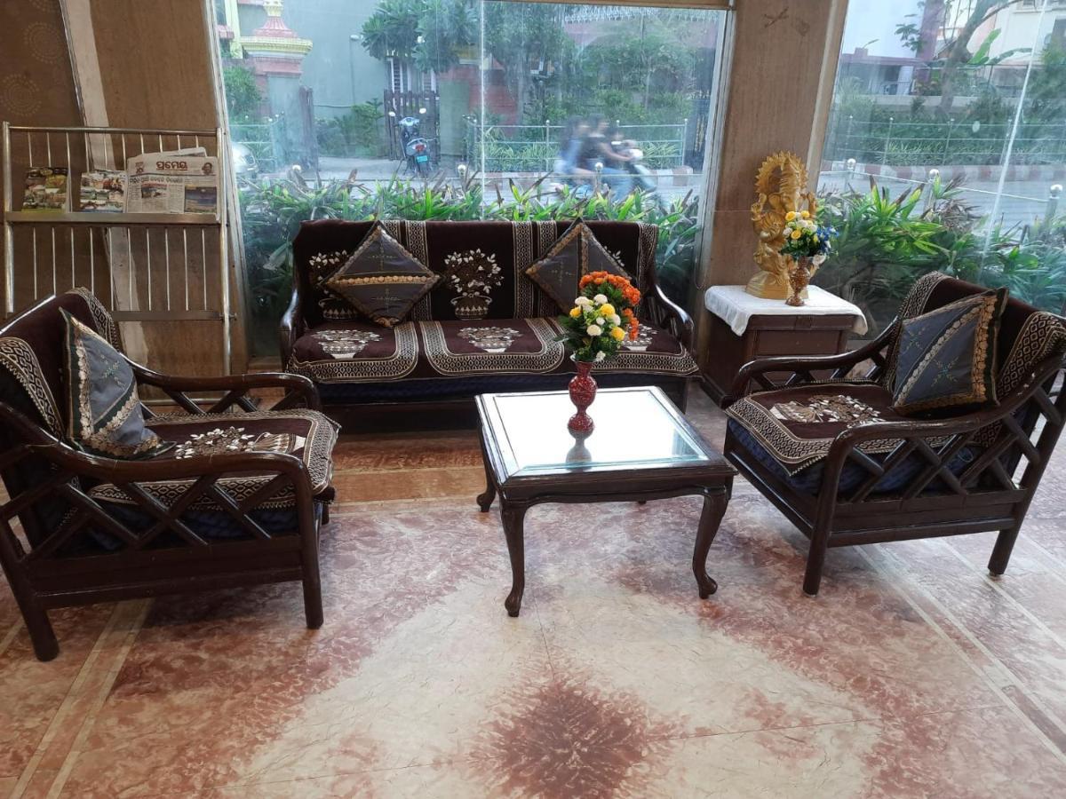 Hotel Surya Beach Inn Пури Экстерьер фото