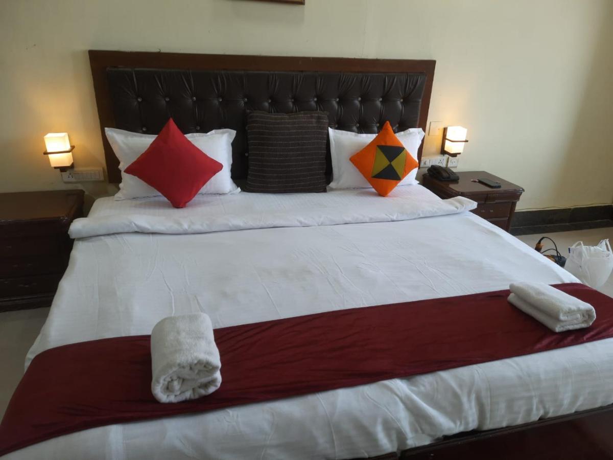 Hotel Surya Beach Inn Пури Экстерьер фото