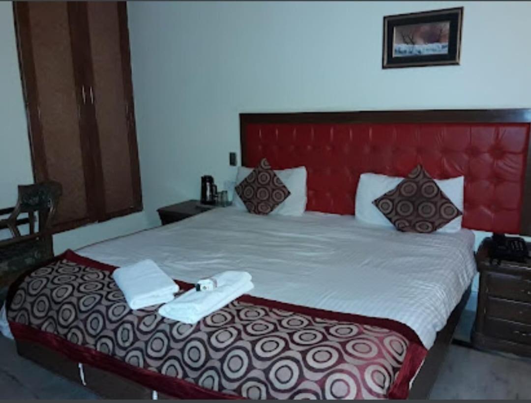 Hotel Surya Beach Inn Пури Экстерьер фото