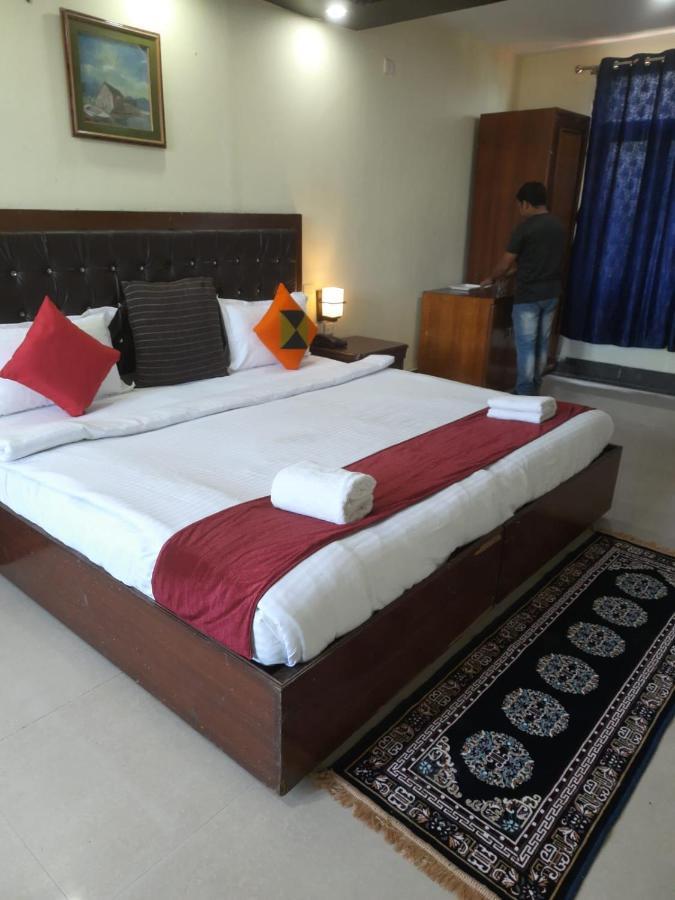 Hotel Surya Beach Inn Пури Экстерьер фото