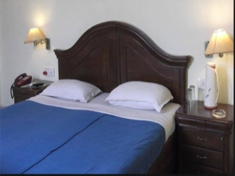 Hotel Surya Beach Inn Пури Экстерьер фото
